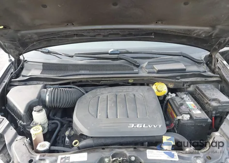 2016 Chrysler Town & Country Touring from USA, damaged, VIN 2C4RC1BG1GR290926